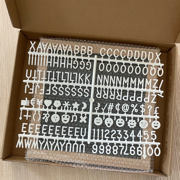 Felt Letter Board with Wooden Frame - Picture 2 of 4